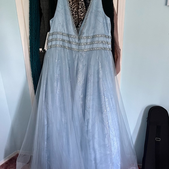 Graduation dress - Picture 9 of 9